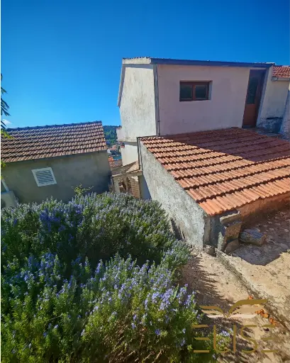 Paradiesische Innenhöfe – 190 Quadratmeter großes Haus mit Meerblick in Vela Luka