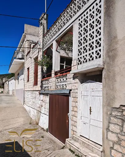 Paradiesische Innenhöfe – 190 Quadratmeter großes Haus mit Meerblick in Vela Luka