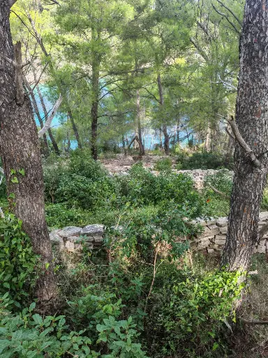 MEHRERE BAUGRUNDSTÜCKE MIT EINER GESAMTFLÄCHE VON 6.160 m² – BUCHT ŽUKOVA