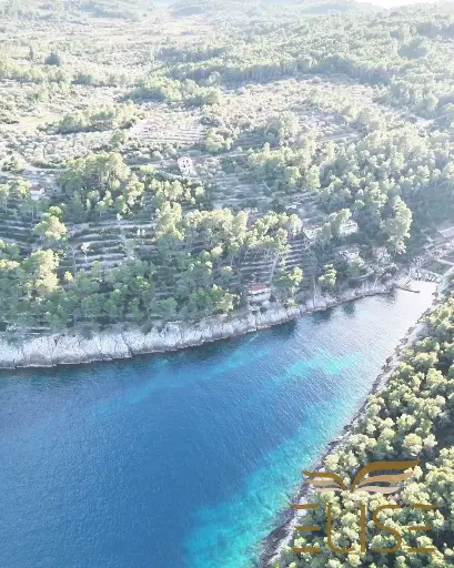 MEHRERE BAUGRUNDSTÜCKE MIT EINER GESAMTFLÄCHE VON 6.160 m² – BUCHT ŽUKOVA