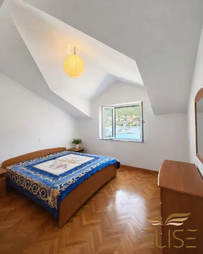 STEINHAUS IN ERSTER REIHE AM MEER – BUCHT BRNA / SÜDSEITE DER INSEL KORČULA