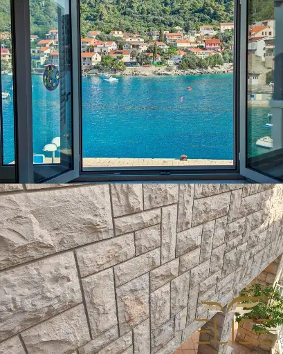 STEINHAUS IN ERSTER REIHE AM MEER – BUCHT BRNA / SÜDSEITE DER INSEL KORČULA